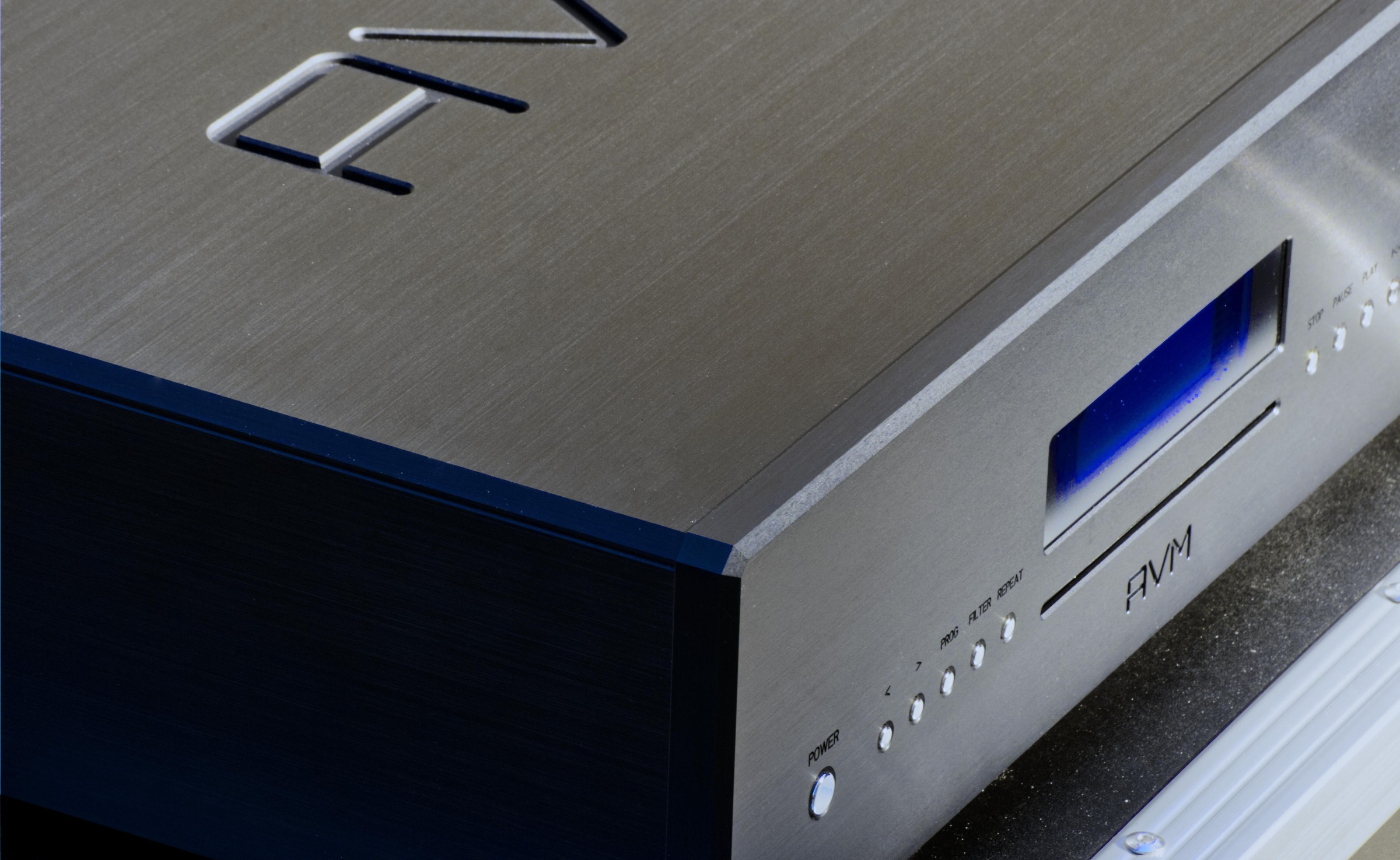 Ovation 6.3 side top.jpg